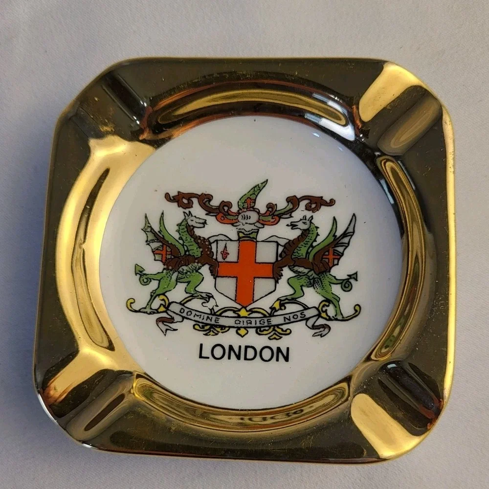 London Coat of Arms Glass  Ashtray 3